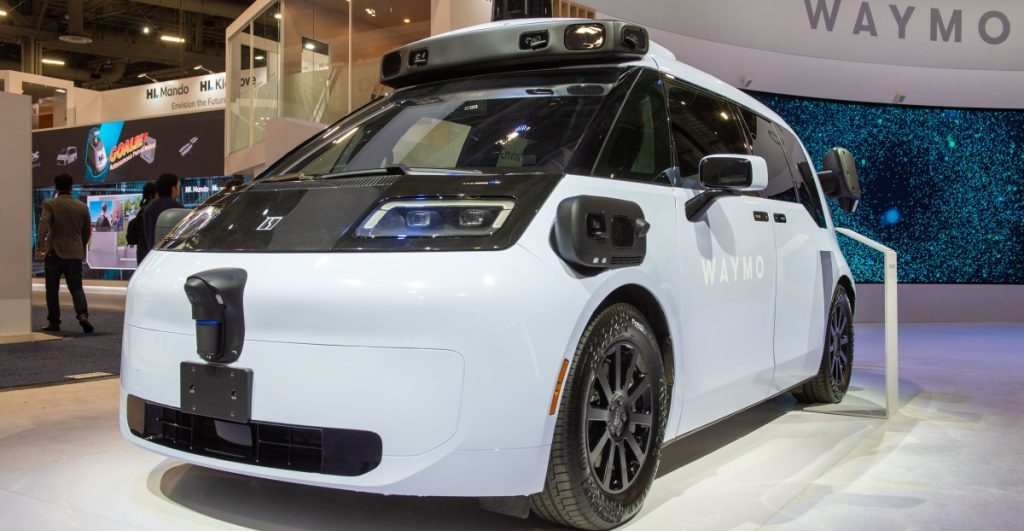 Waymo, yeni Ojai robotaksiyle yolcu taşıma hizmetine başlıyor