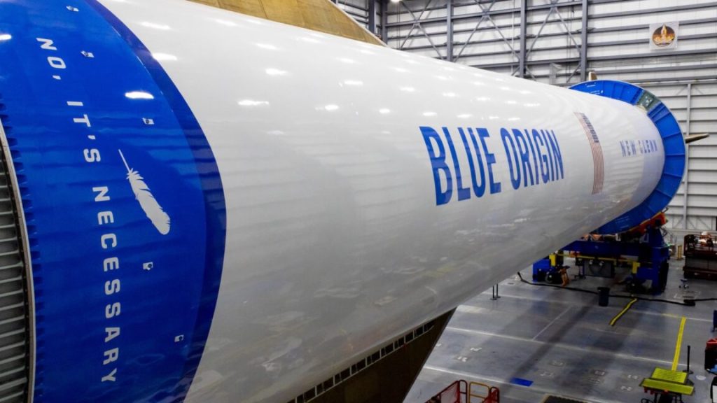 Amazon, Jeff Bezos’un başka şirketi Blue Origin’dan ağır yük taşıma görevi alıyor