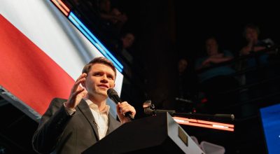 GOP’nun James Talarico’ya Yönelik Saldırıları İncel Kılavuzundan Çıktı