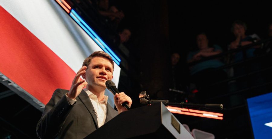 GOP’nun James Talarico’ya Yönelik Saldırıları İncel Kılavuzundan Çıktı