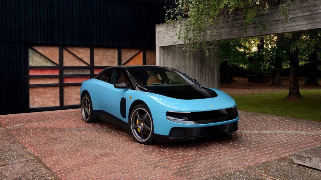 Ferrari’nin İlk EV’si Papa Leo’nun Onayı Aldı, Ama Herkes Onu Sevmedi