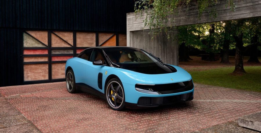 Ferrari'nin İlk EV'si Papa Leo'nun Onayı Aldı, Ama Herkes Onu Sevmedi