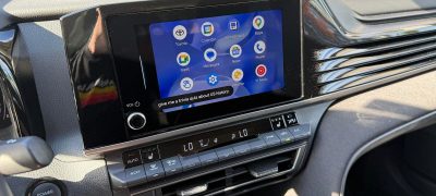 iPhone kullanıcısıyım ama Android Auto’lu Gemini, arabada Siri’den her zaman üstün