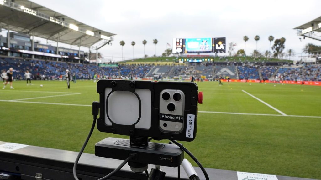Apple’ın iPhone’larla Tamamen Çekilen Profesyonel Futbol Maçı