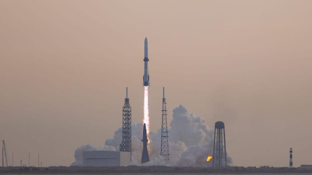 Blue Origin’ın New Glenn Roketinde Gerçekleşen Yer Testi Florida’da Alevli Patlamaya Neden Oldu