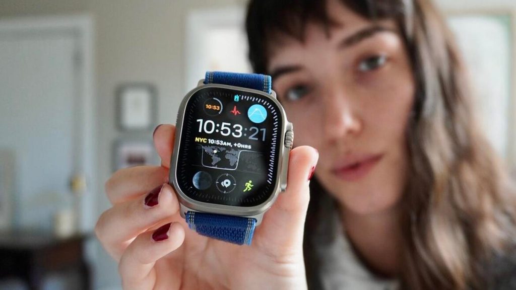 Apple Watch, iPhone’dan daha iyi bir Siri’ye ihtiyaç duyuyor
