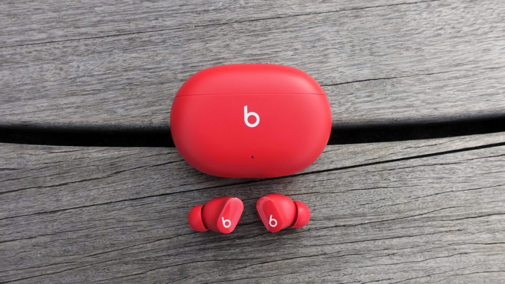 Apple, Beats Studio Buds’daki Kritik Dinleme Açığını Kapattı
