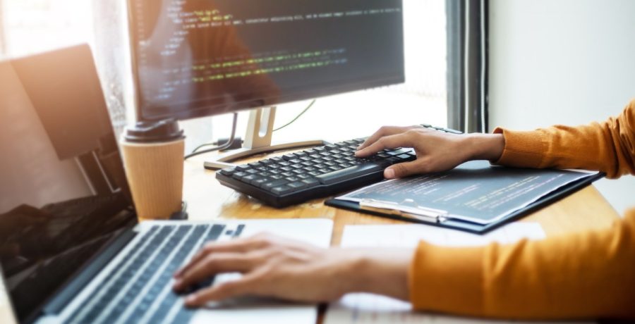 AI’nın Mühendisliği Yok Etmesi Beklentisi Boşa Çıktı: Yeni Veriler İşe Alımların Hâlâ Güçlü Olduğunu Gösteriyor