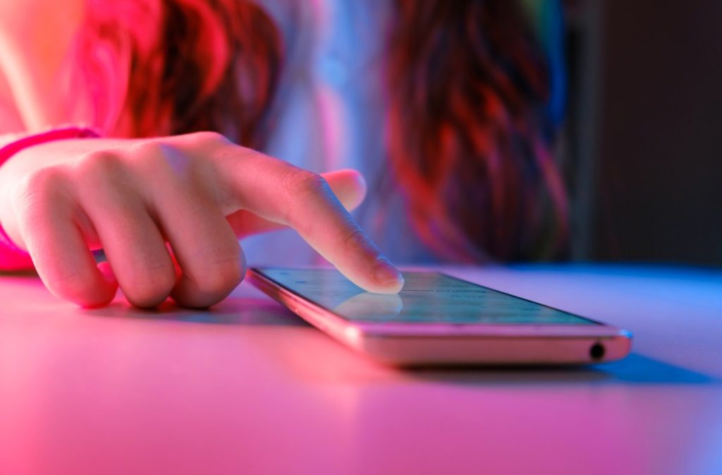 Mivo Scrolling: Bilinçli Ekran Süresi Yönetimiyle Doomscrolling’e Son