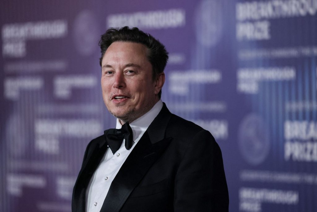 Elon Musk, SpaceX’in Tarihi Halka Arzı Sonrası Dünyanın İlk Trilyoner’i Oldu