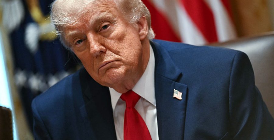 Trump, sektör itirazları üzerine AI denetiminde daha dar kapsamlı bir ek karar imzaladı