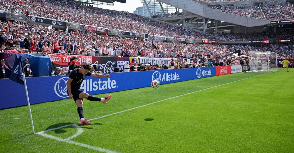 Futbol Topları Havada Nasıl Eğilir?
