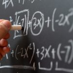 Matematikçiler, endüstrinin alanı ele geçirmesiyle AI'nin mesleklerine tehdit oluşturduğunu uyarıyor