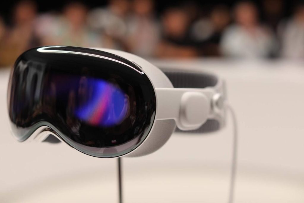 Apple Vision Pro Başkanı OpenAI’ye Katılıyor