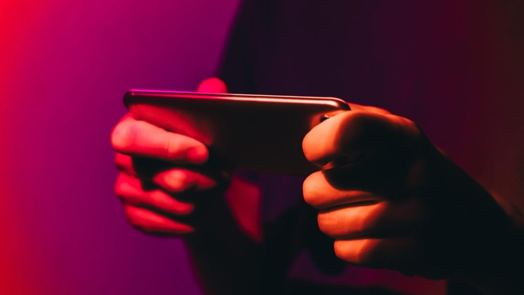 Telefon Piliniz Hızla Boşa Çıkıyor mu? Olabilecek 8 Nedeni ve Malware’i Nasıl Tespit Edebilirsiniz