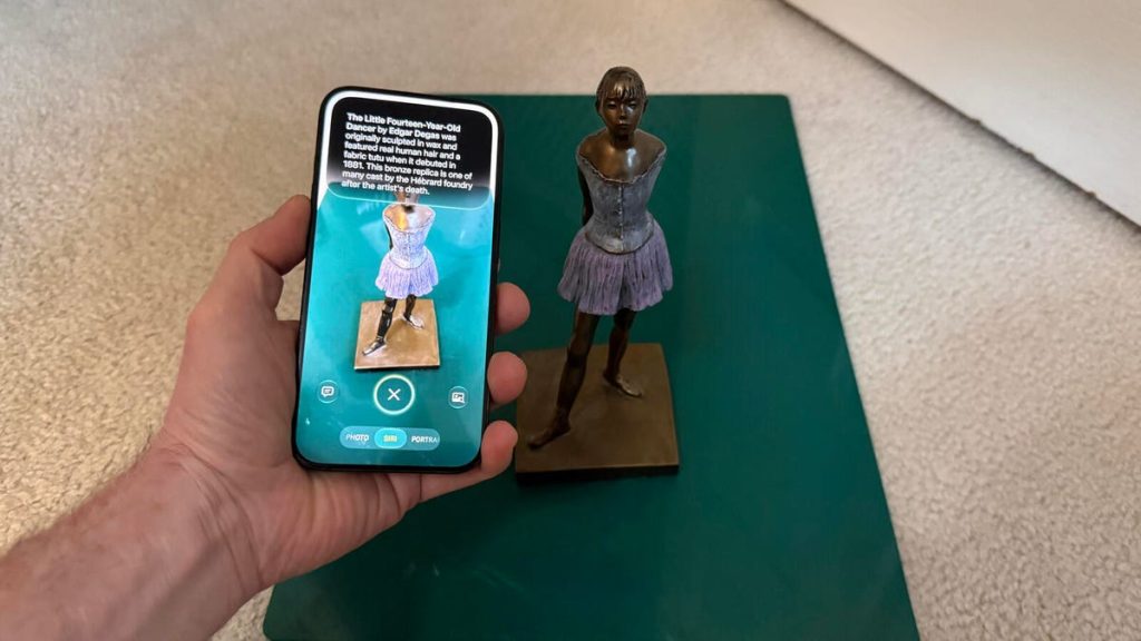 iOS 27 Kamera’da Siri Modu ile Görüntü Tanıma ve Anlık Bilgi Alımı