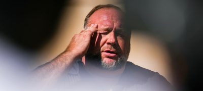The Onion, InfoWars’ komedi platformunu 2 Temmuz’da yayına alıyor