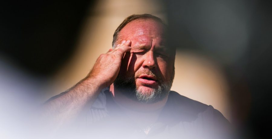 The Onion, InfoWars’ komedi platformunu 2 Temmuz’da yayına alıyor