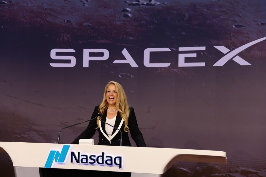 SpaceX Başkanı Gwynne Shotwell’den Tesla Birleşmesi İpuçları