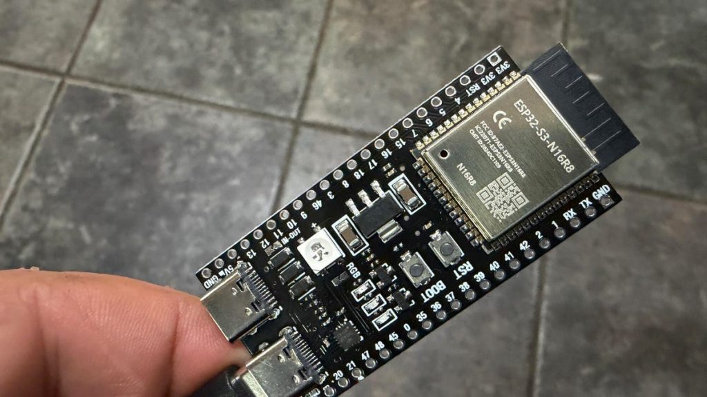 7$’lık ESP32‑S3 ile Reklamları Nasıl Engellerim?