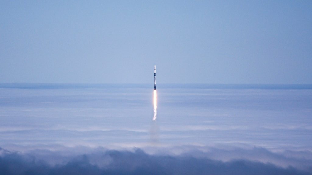 SpaceX Tarihi Rekorla 135 Dolar’dan Halka Açıldı