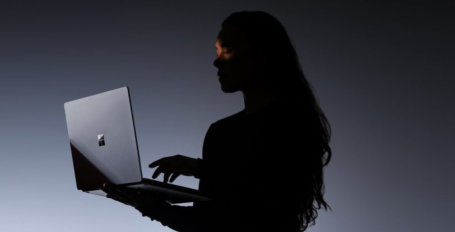 Microsoft Surface Laptop Ultra, gerçek bir MacBook Pro rakibi olarak öne çıkıyor