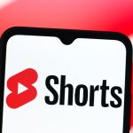 YouTube Shorts artık daha hızlı oynatma ve temiz ekran modu ile değişiyor