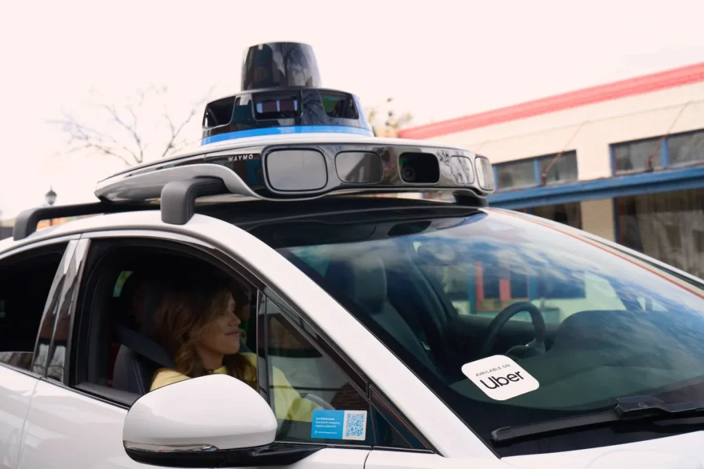 Waymo ve Uber Phoenix’te Yolları Ayırdı