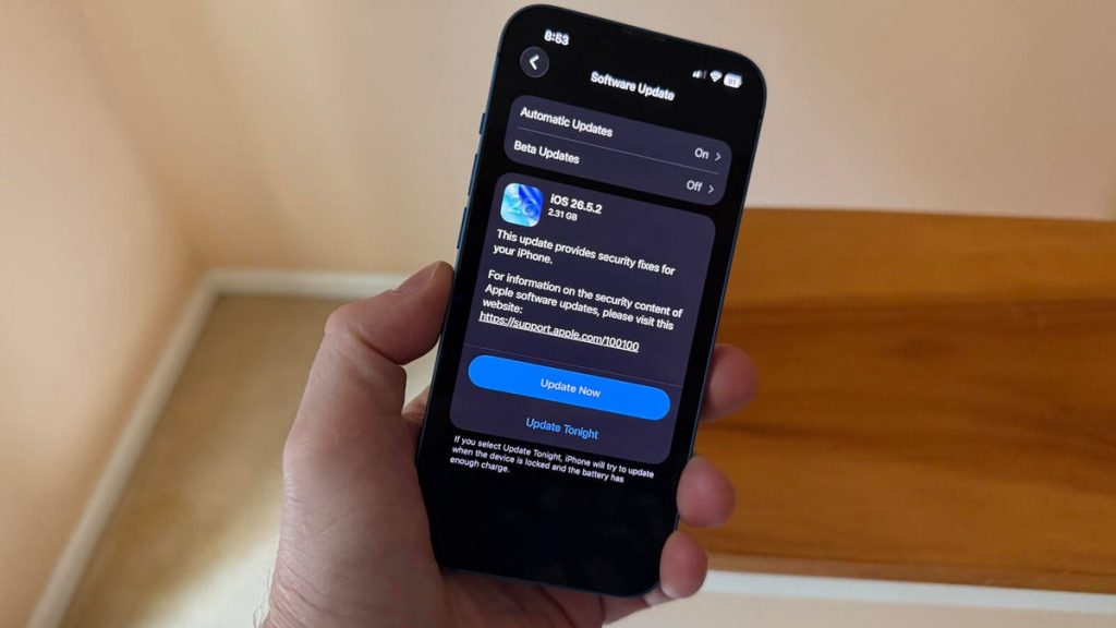 Apple, AI destekli saldırı artışı nedeniyle 29 güvenlik açığını acil olarak kapattı